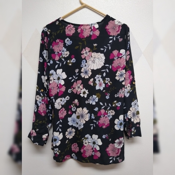 Live 4 Truth floral laced v-neck semi sheer blouse - Picture 2 of 7